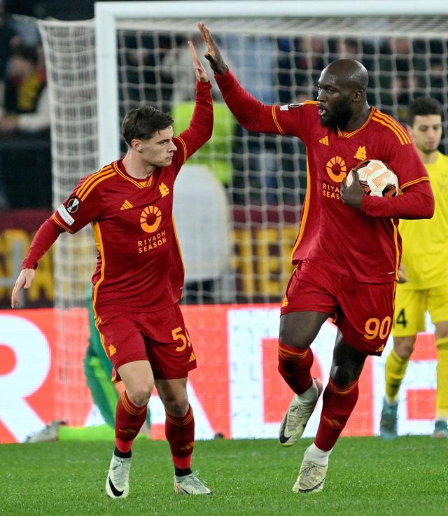 包含基尔克伦战胜洛桑体育，晋级欧洲足球联赛半决赛的词条