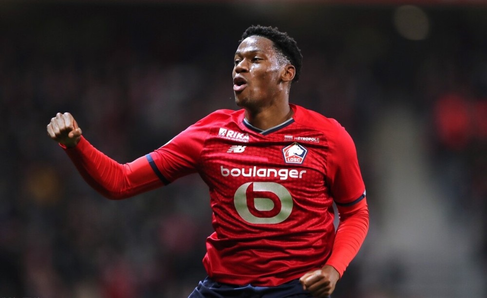 阿赫利奥马尔以惊人表现领跑法甲(利雅得希拉尔vs迪拜阿赫利沙巴布)